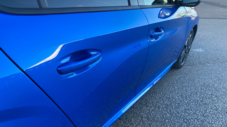 Peugeot 208 1.2 Hybrid 110 Allure 5dr e-DSC6 Petrol Hatchback